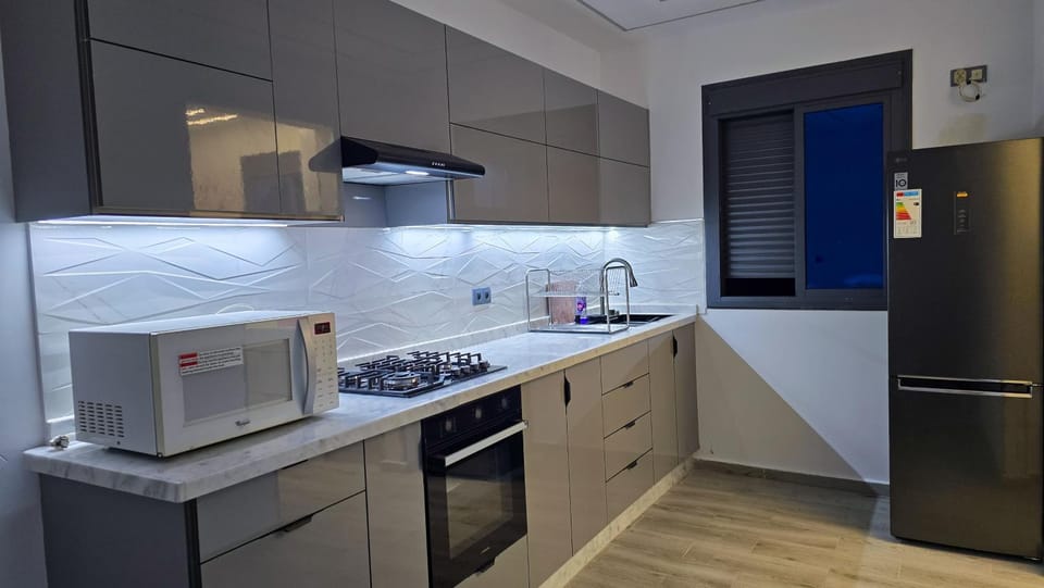 Kitchen or kitchenette, oven, stove