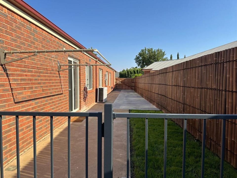 Solara Retreat Mildura House in Mildura