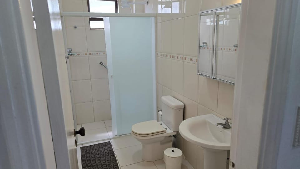 PRAIA GRANDE - CANTO DO FORTE - APARTAMENTO TEMPORADA - pé na areia Apartment in State of São Paulo