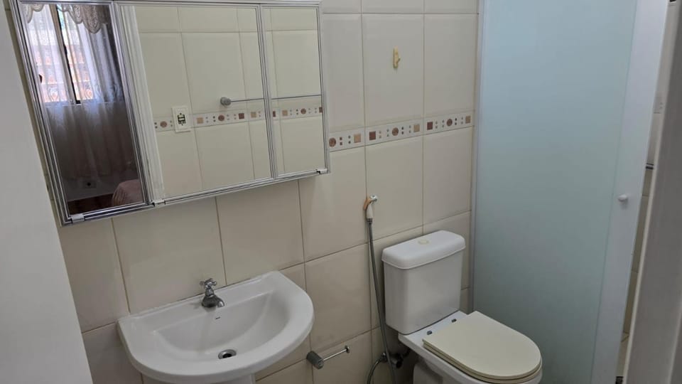PRAIA GRANDE - CANTO DO FORTE - APARTAMENTO TEMPORADA - pé na areia Apartment in State of São Paulo