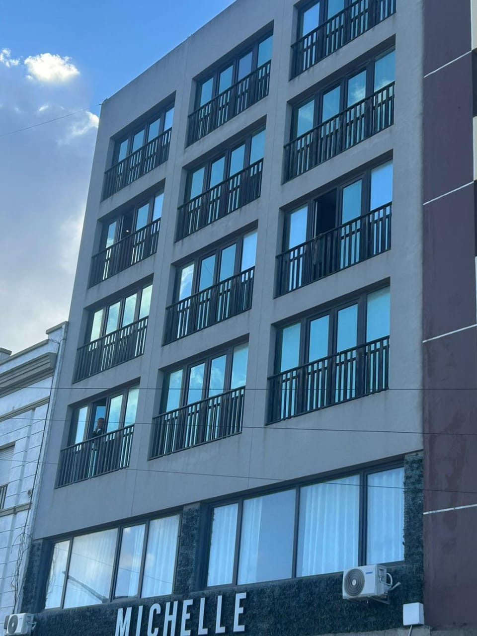 Monoambiente Michell vista al mar pileta climatizada Apartment in Necochea