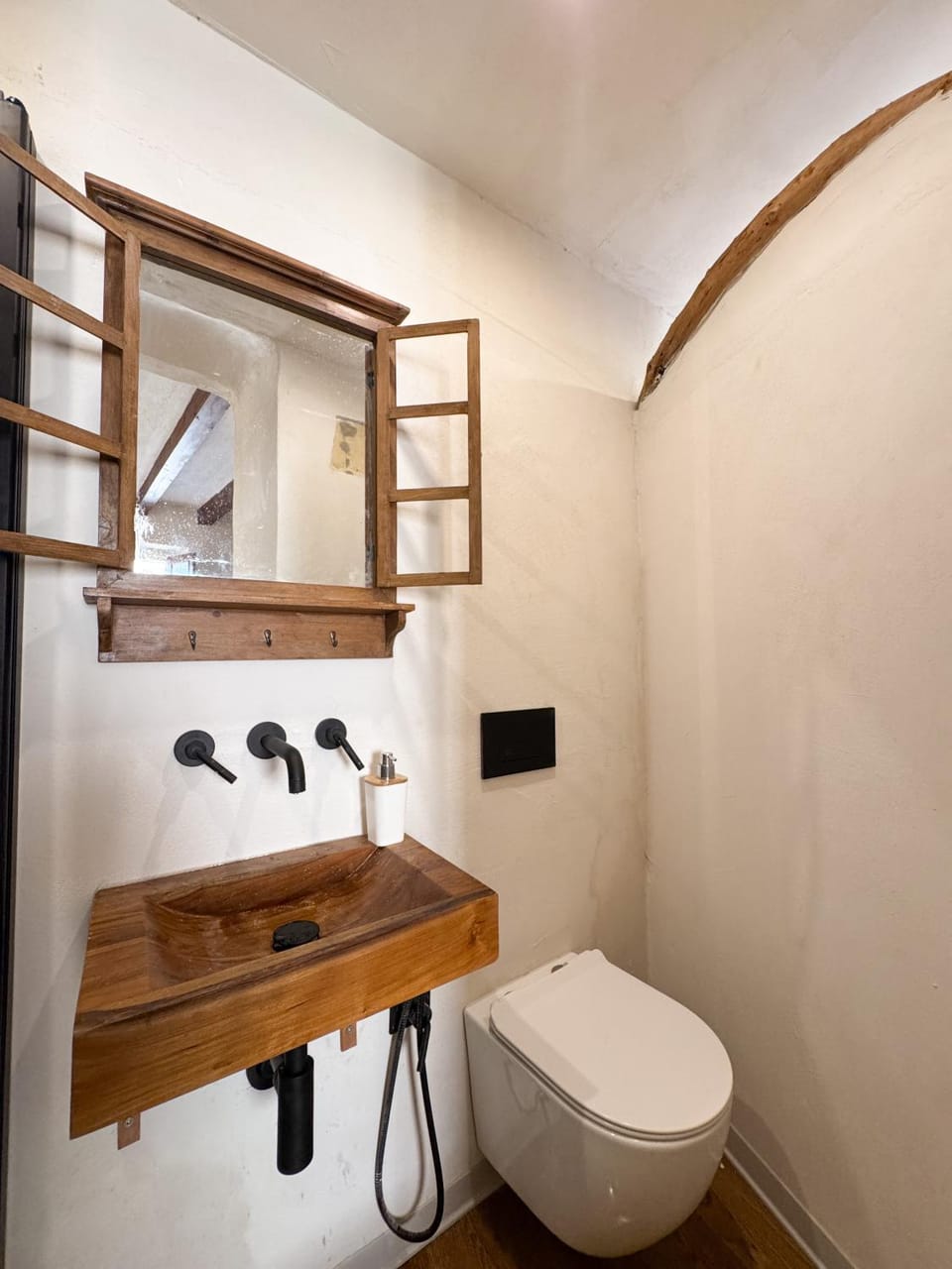 Kalma Elephant Tower Guardians House - Historic Stay at Old Town Apartment in Cagliari