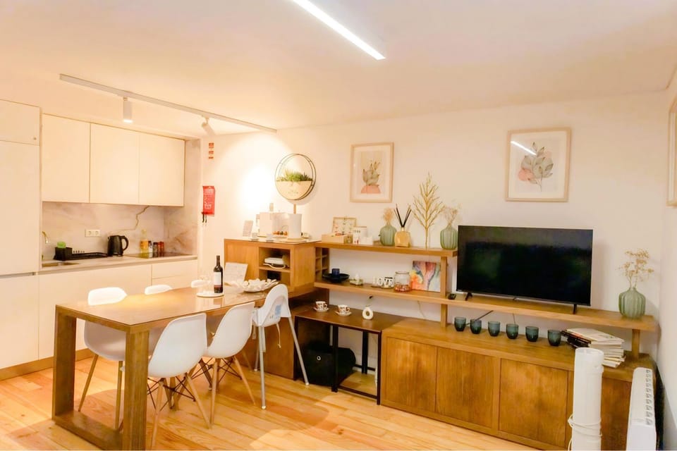 TV and multimedia, Coffee/tea facilities, Kitchen or kitchenette, Dining area