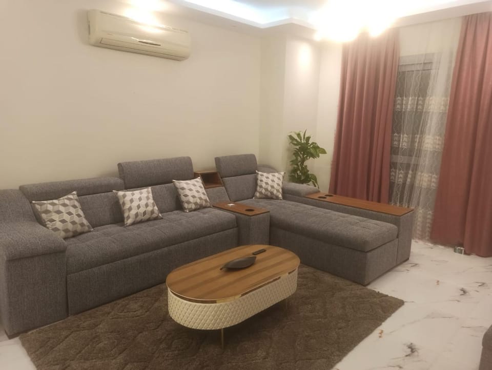 شقة مفروشة ب كمبوند وان قطامية Apartment in Cairo Governorate