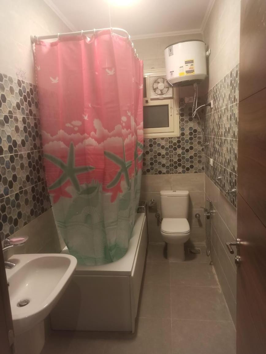 شقة مفروشة ب كمبوند وان قطامية Apartment in Cairo Governorate