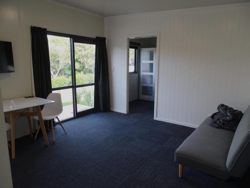 Beach Retreat Cafes & Music House in Wellington Region