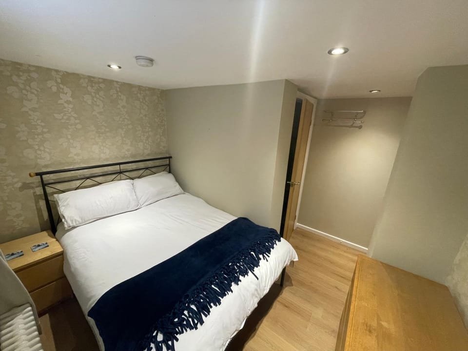 2 Bed Apartment Sutton Coldfield Apartment in The Royal Town of Sutton Coldfield