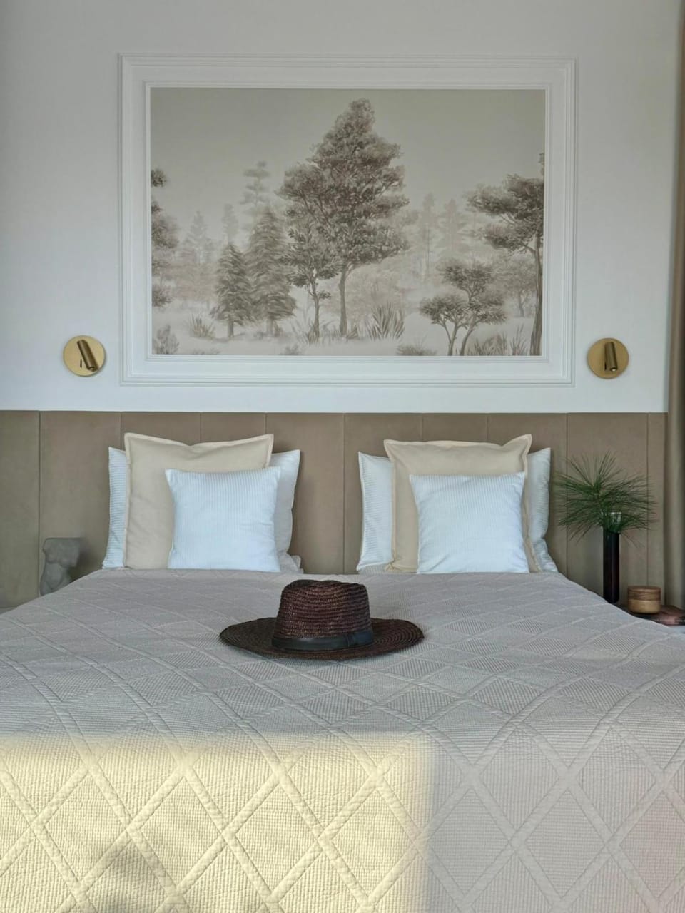 Photo of the whole room, Decorative detail, Bedroom