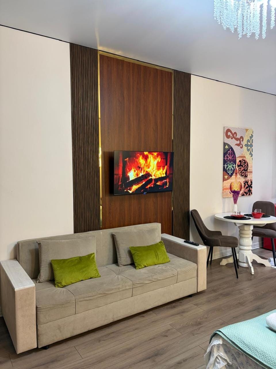 Arbat Perfect City Center Studio & Уютная квартира в центре города & ARBAT STREET Apartment in Almaty