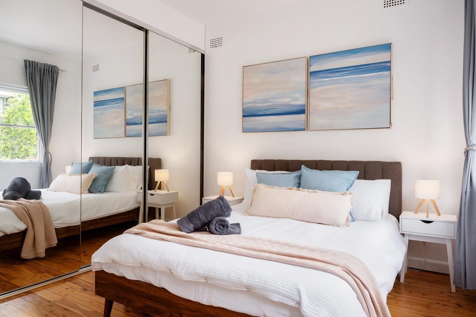 Prime Bondi 2BR Walk to Beach & Junction Apartment in Sydney