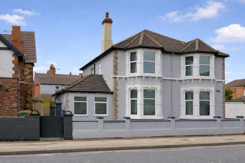 Property building, Day