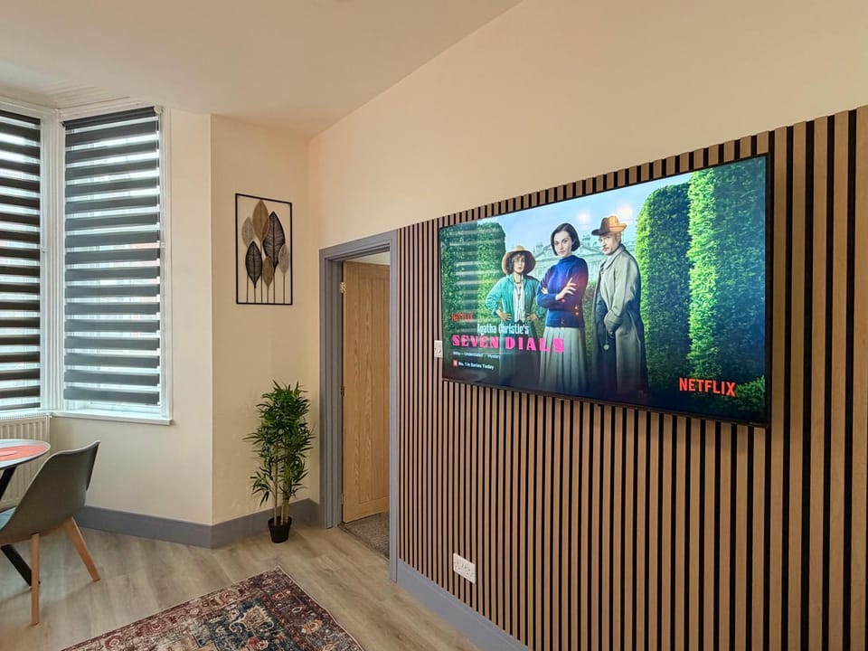 Communal lounge/ TV room, TV and multimedia