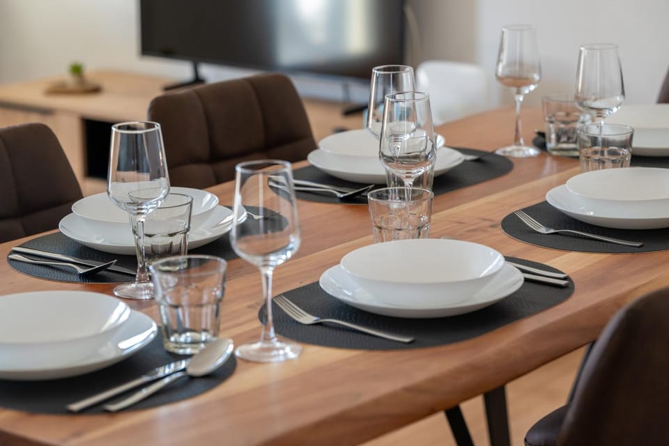 Food and drinks, Dining area, Evening entertainment, Evening entertainment, Lunch, Lunch, Dinner, Dinner, Drinks, furniture, furniture