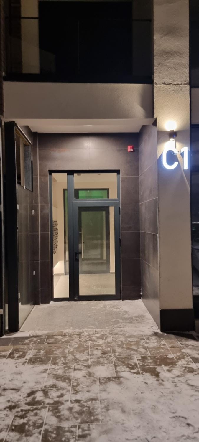 Facade/entrance