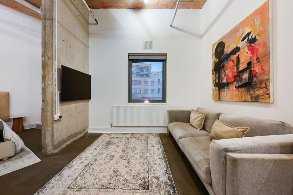 Industrial Chic 1BR Loft Near Paddington Basin Apartment in City of Westminster