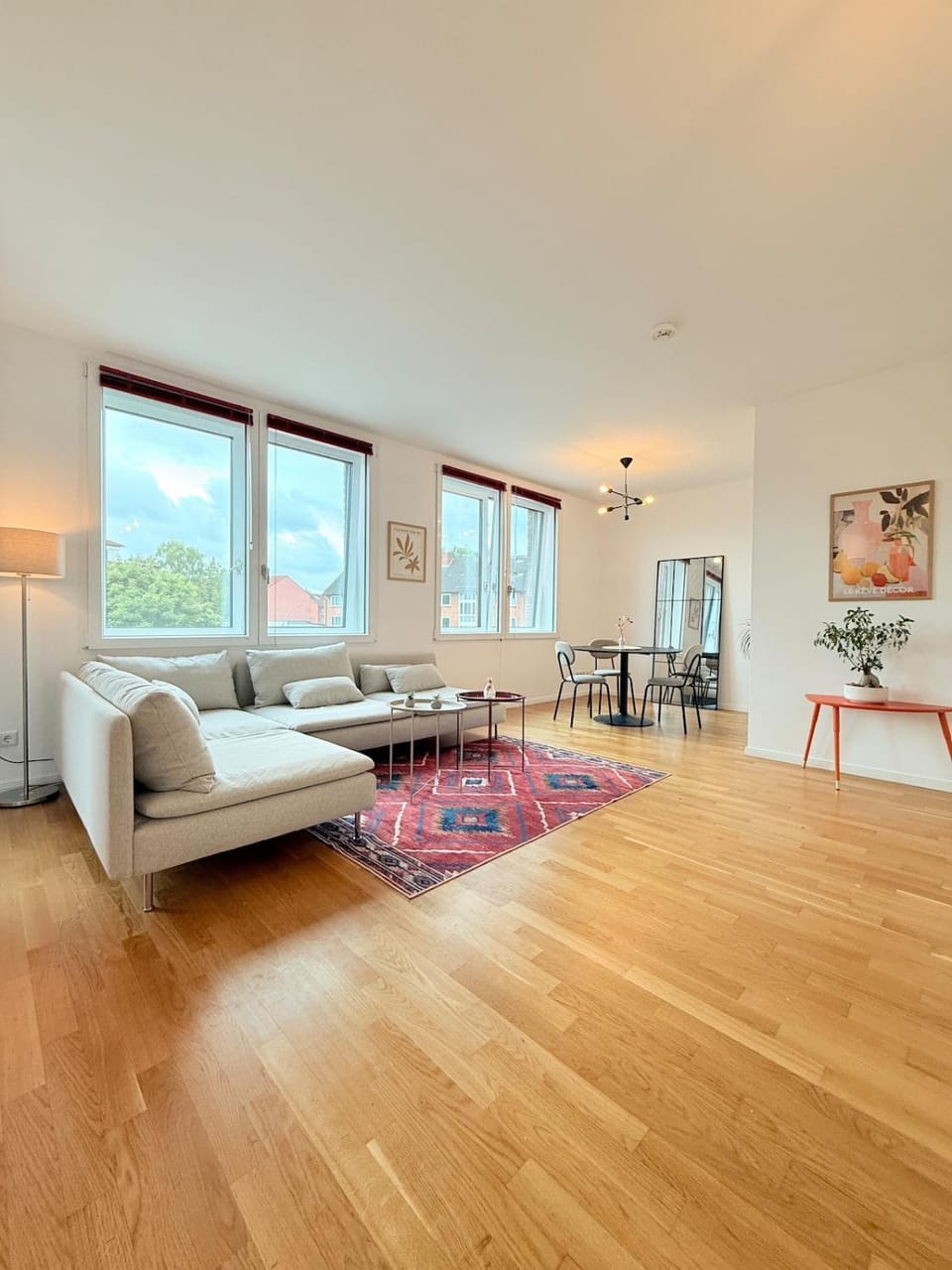 New-three room-Entire Apartment with two Balconies & Garage, Central-Fast Access to City Center - Barmbek -Stadtpark Apartment in Hamburg