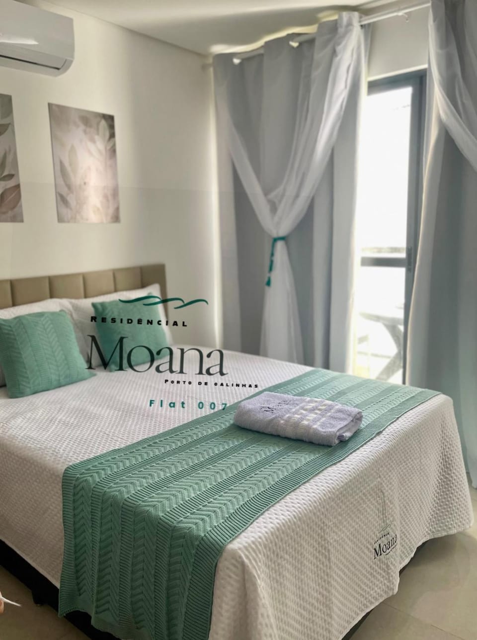 Bed, Bedroom, towels, air conditioner