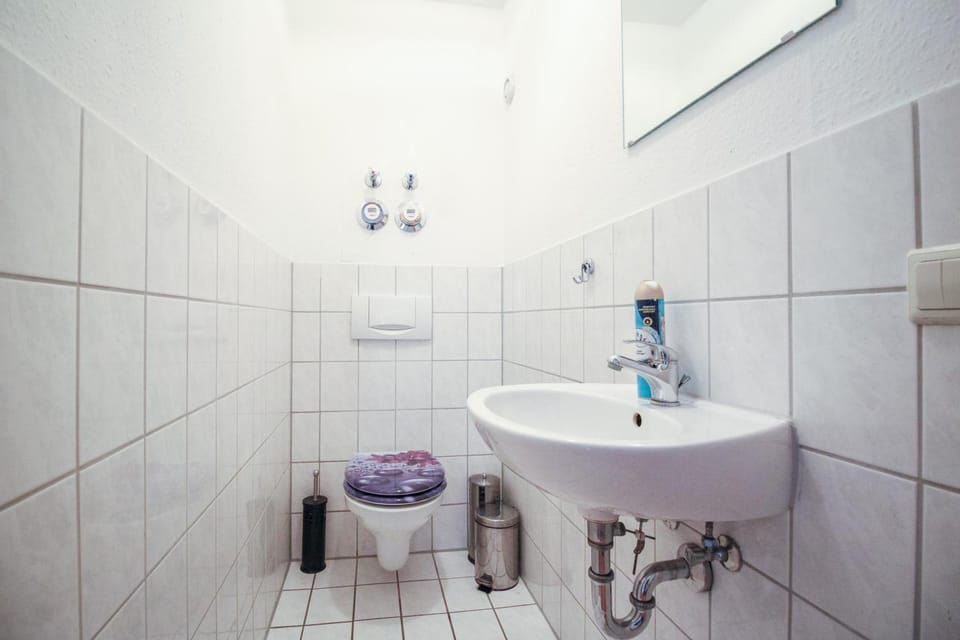 Toilet, Bathroom