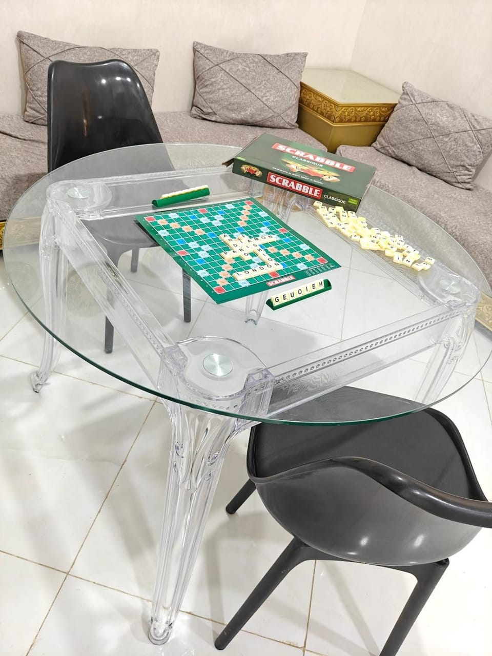 Living room, Seating area, Dining area