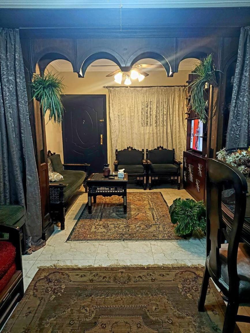 Classic Apartment Near the Nile, Downtown Cairo Apartment in Cairo