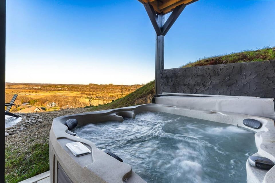 Luxe Mountain Lodge with Indoor Pool, Views, Fire Pit House in Sevierville