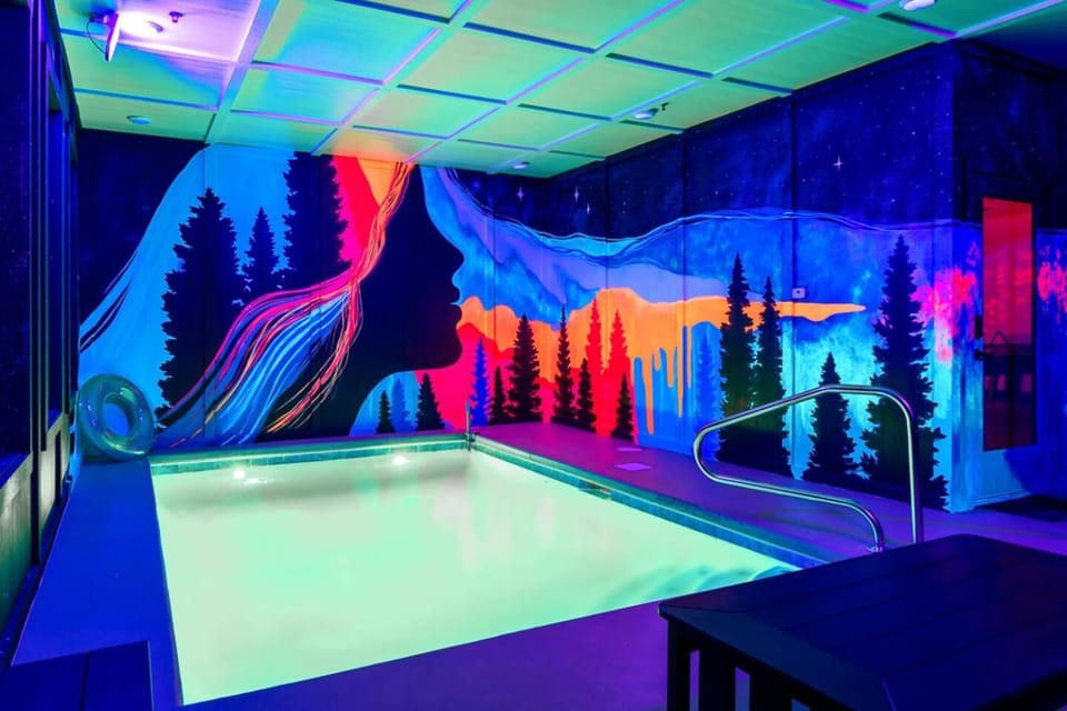 Luxe Mountain Lodge with Indoor Pool, Views, Fire Pit House in Sevierville