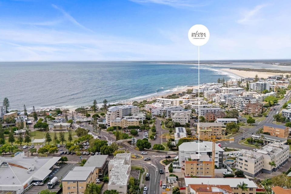 Property building, Nearby landmark, Neighbourhood, Natural landscape, Bird's eye view, Beach, City view, Sea view, Street view, Location