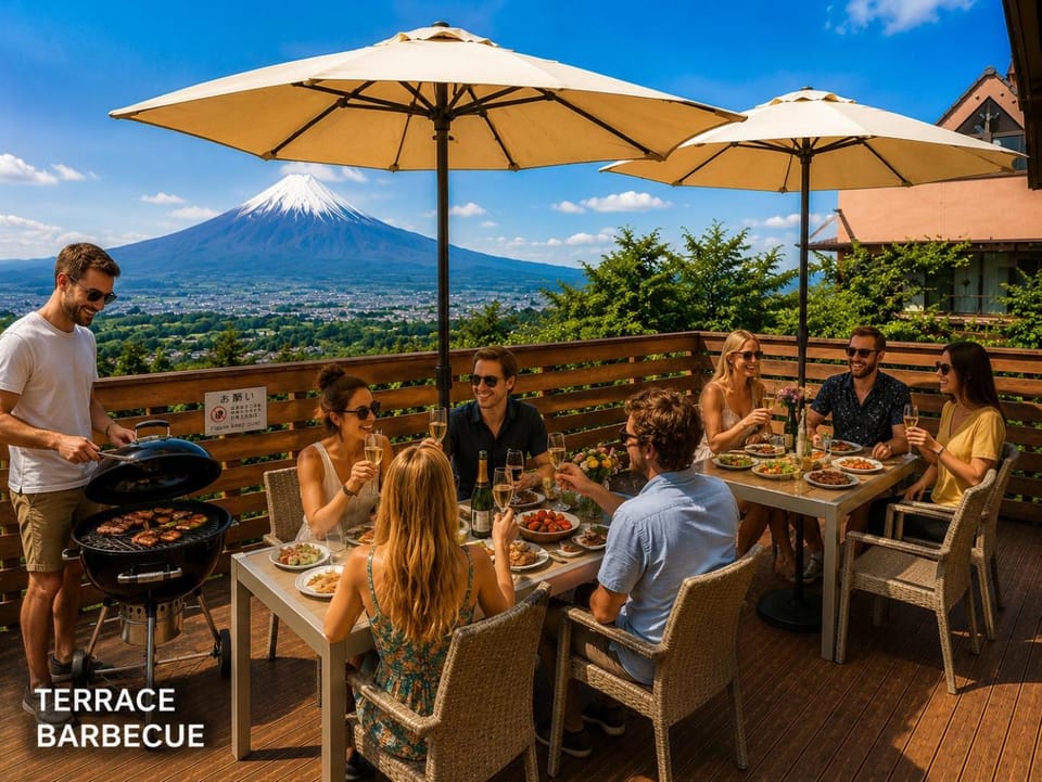 Patio, Restaurant/places to eat, Day, People, Natural landscape, BBQ facilities, View (from property/room), Balcony/Terrace, Food and drinks, Dining area, Food, Guests, Mountain view, Drinks, group of guests