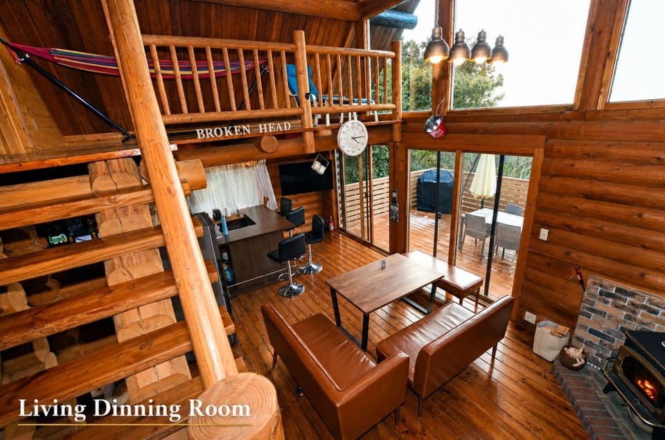Patio, Communal lounge/ TV room, View (from property/room), Balcony/Terrace, Living room, Seating area, Dining area