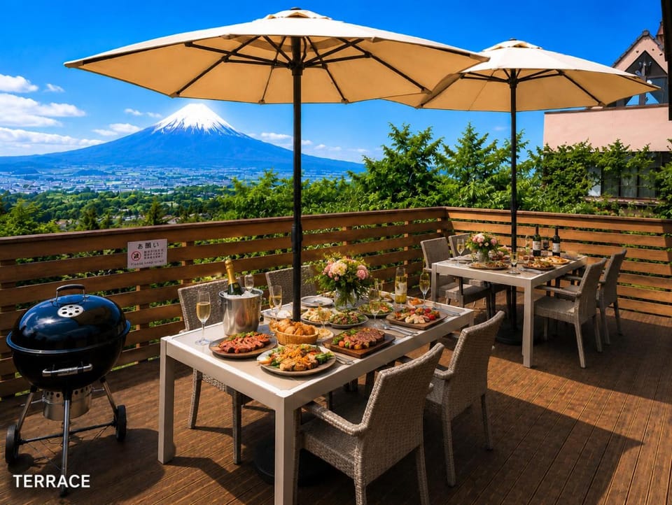 Patio, Natural landscape, View (from property/room), Balcony/Terrace, Food and drinks, Dining area, Food, Mountain view, Lunch, Dinner, Drinks
