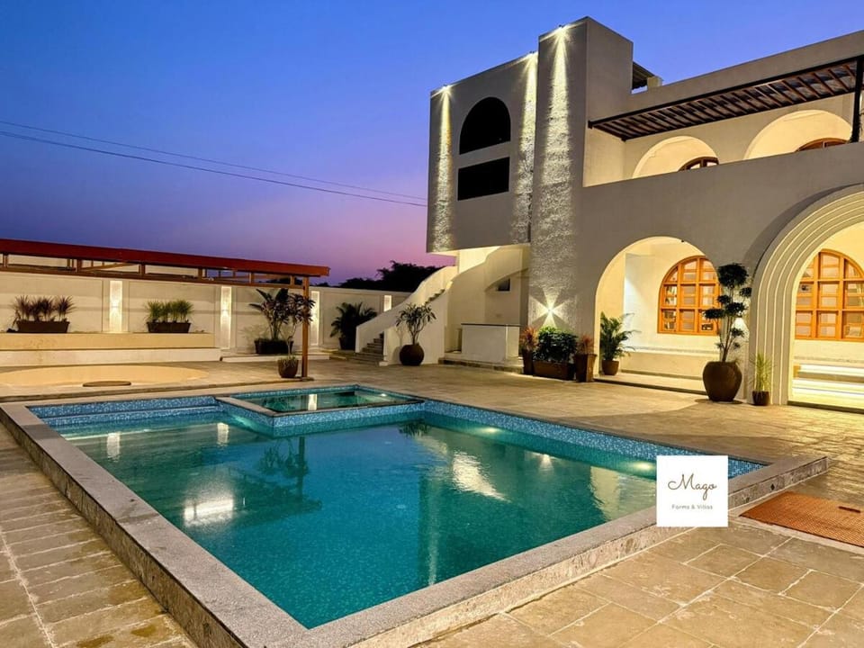 White Arc by MagoStays - 8BR Luxury Pool Villa Villa in Telangana