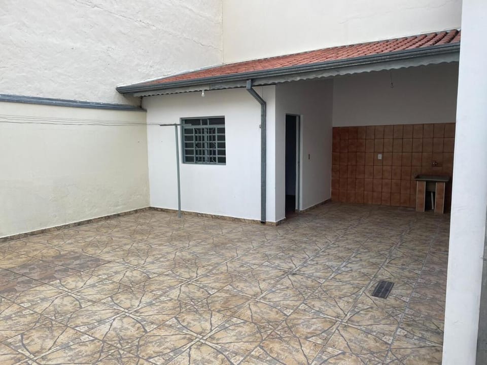 Seu refúgio com três quartos e garagem gigante House in State of São Paulo