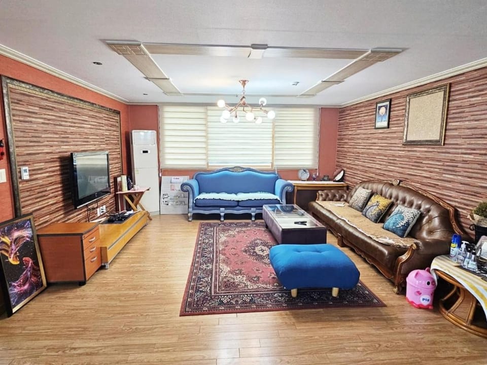 부산 연산동의 아늑한 가정집 3룸 House in Busan