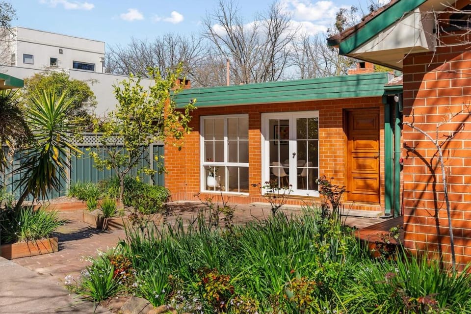 Gated & Secure Single-Level Home in CBD House in Canberra