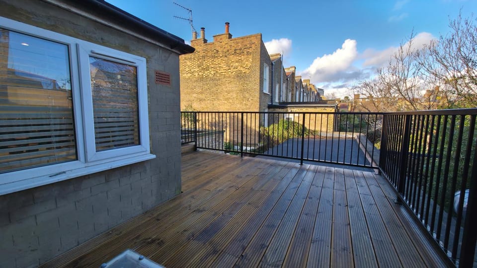 Premium 4 bedroom with Balcony near Central London Apartment in London Borough of Hackney