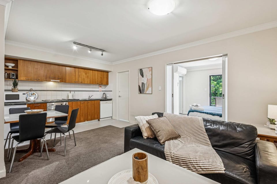 Simple City Accommodation Near CBD Apartment in Perth