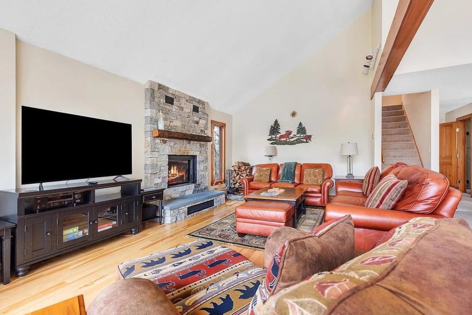 Communal lounge/ TV room, TV and multimedia, Living room, Evening entertainment