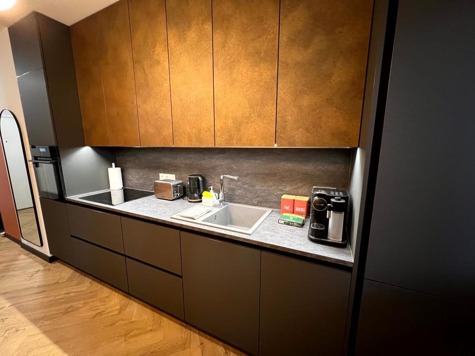 Coffee/tea facilities, Kitchen or kitchenette, toaster, toaster, kitchen, kitchen