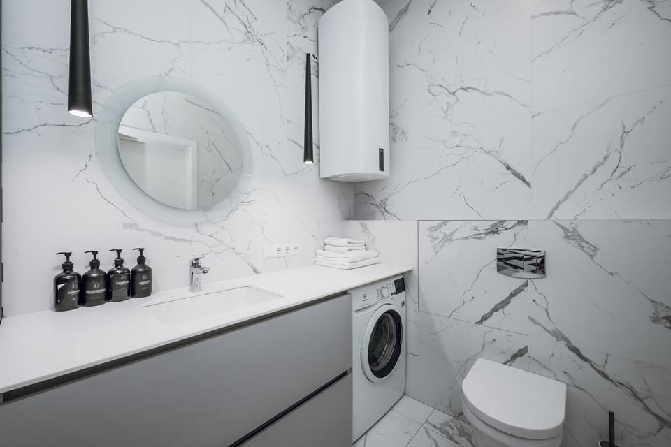 Toilet, washing machine