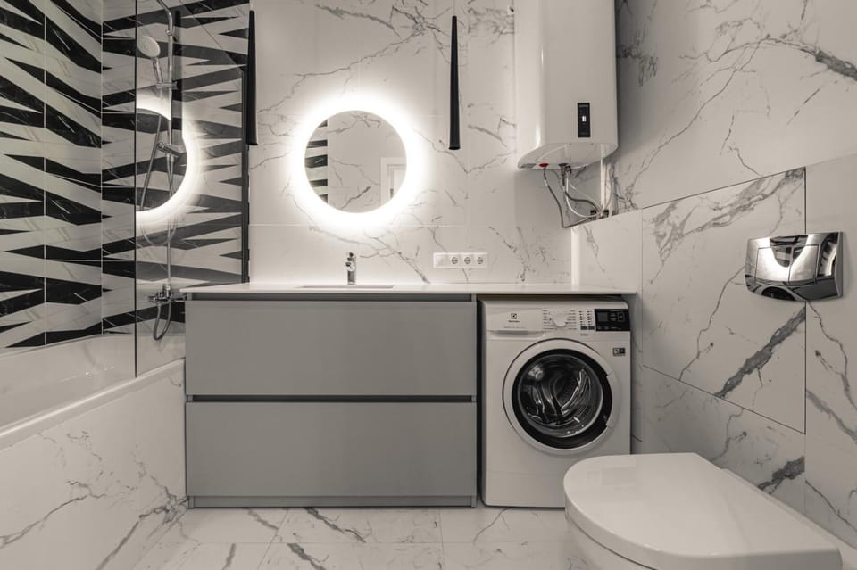 Toilet, Bathroom, washing machine