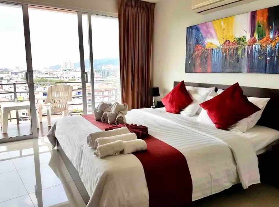 C257 Studio Seaview Near Beach Pool & Gym View Apartment in Patong