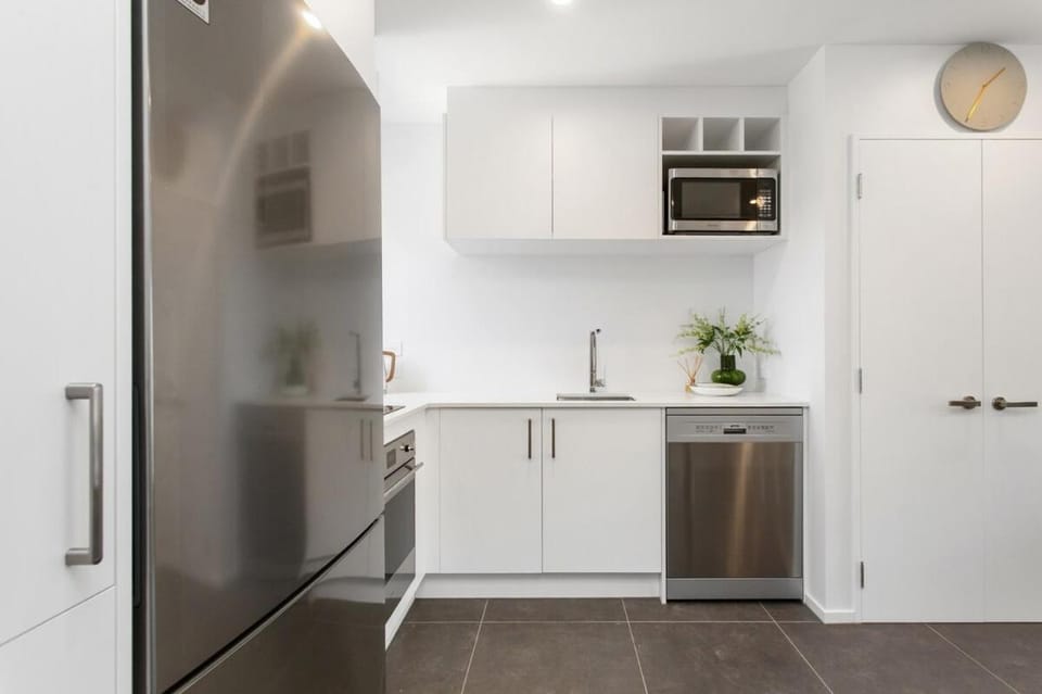 The Pinnacle of City Living 2 Beds 2 Bths Parking Apartment in Christchurch