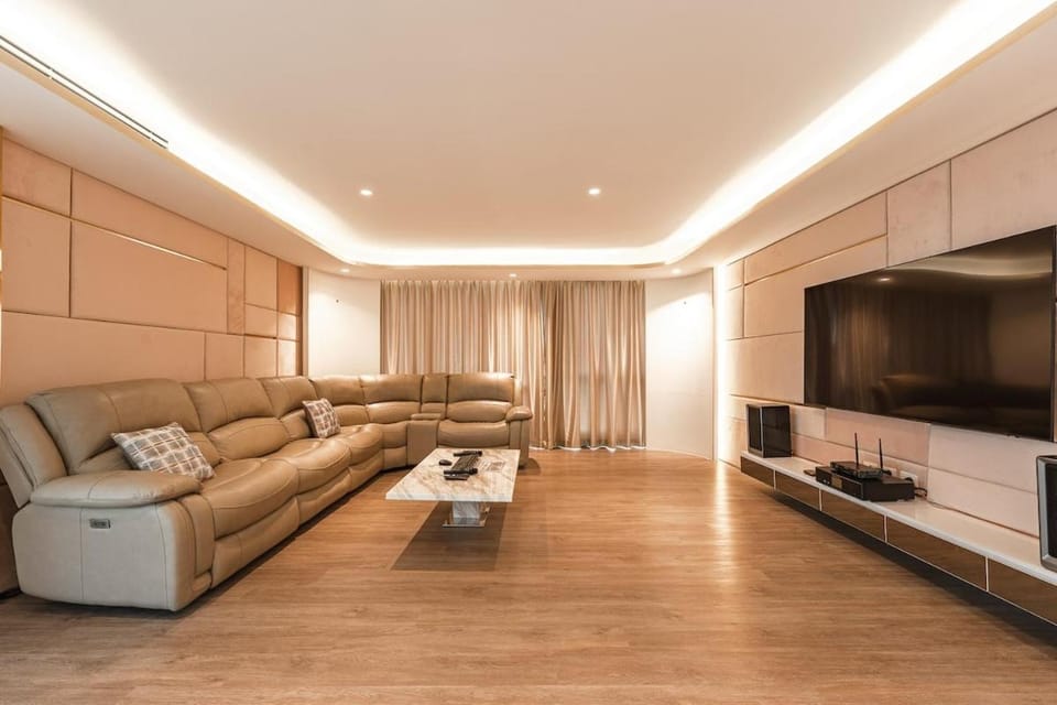 C261 Work Play & Stay City 1BR Condo Poo l& Gym Apartment in Kathu