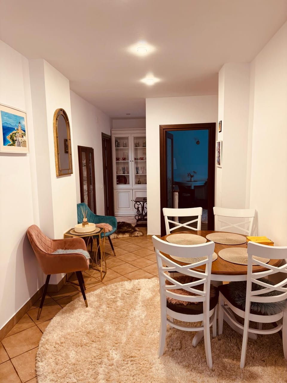Seating area, Dining area