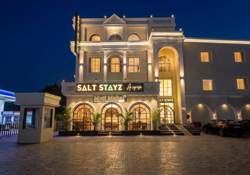 Property building, Facade/entrance, Property logo or sign