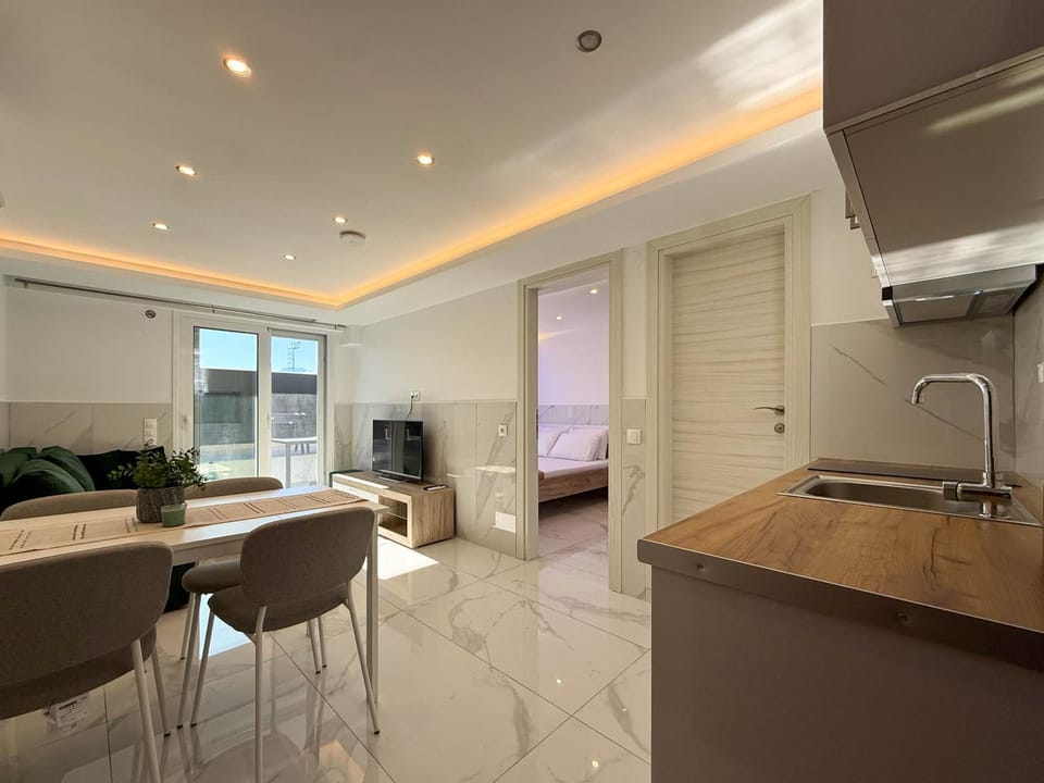 TV and multimedia, Kitchen or kitchenette, Dining area