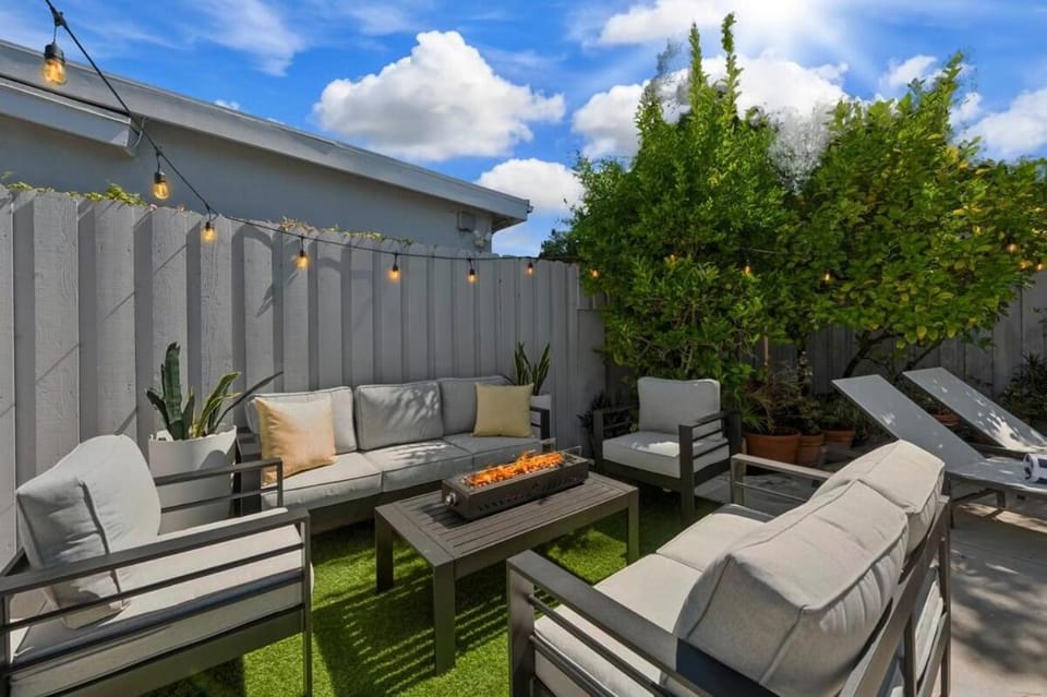Patio, Seating area