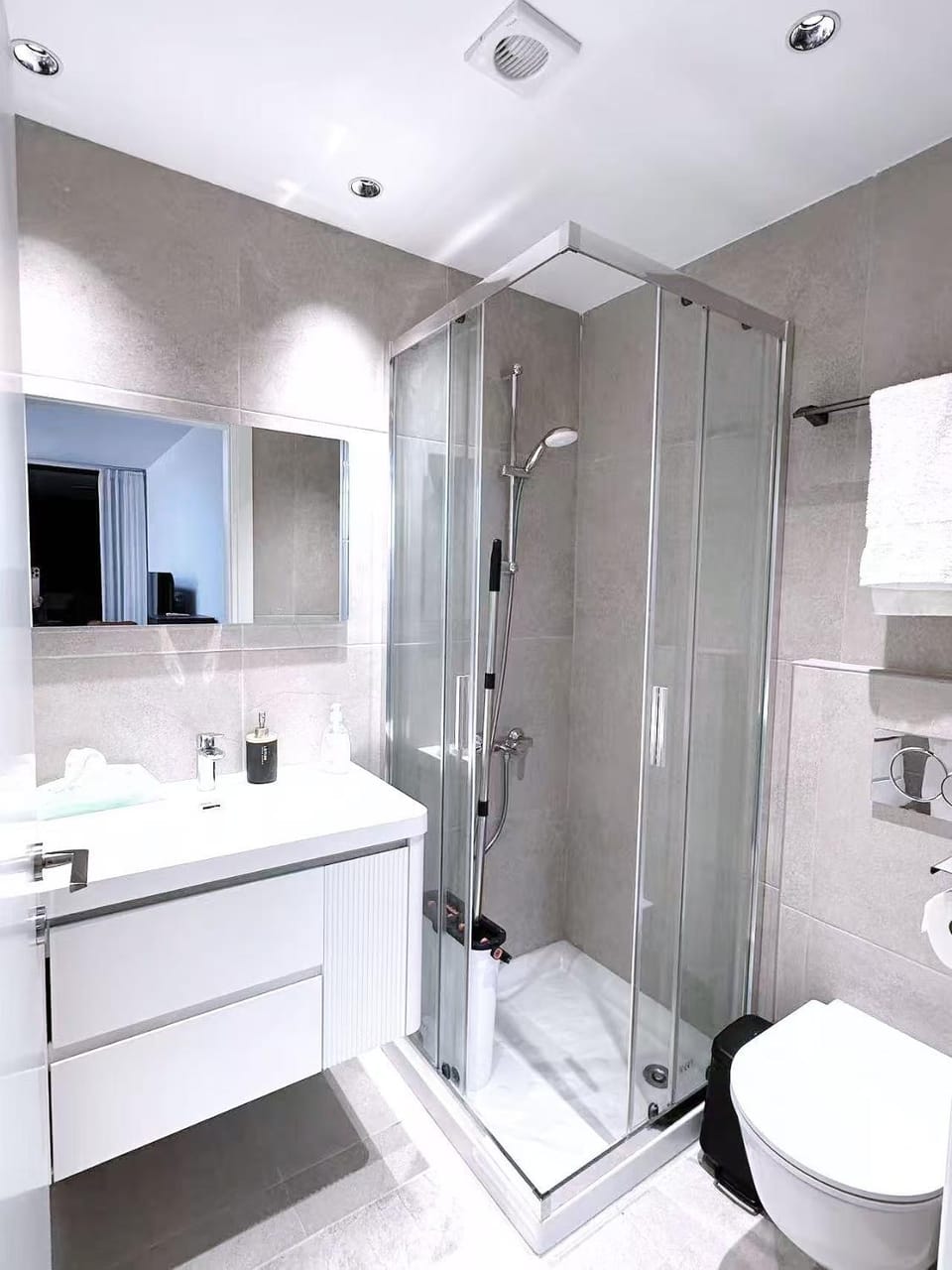 Luna Mare Apartment in Limassol City