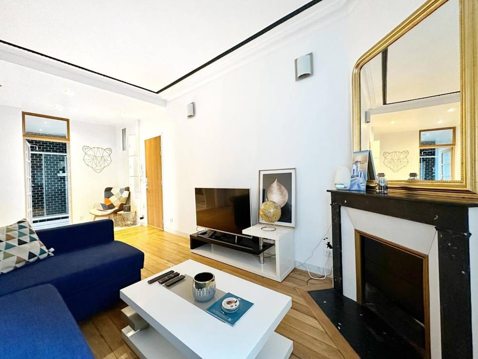 Living room, fireplace