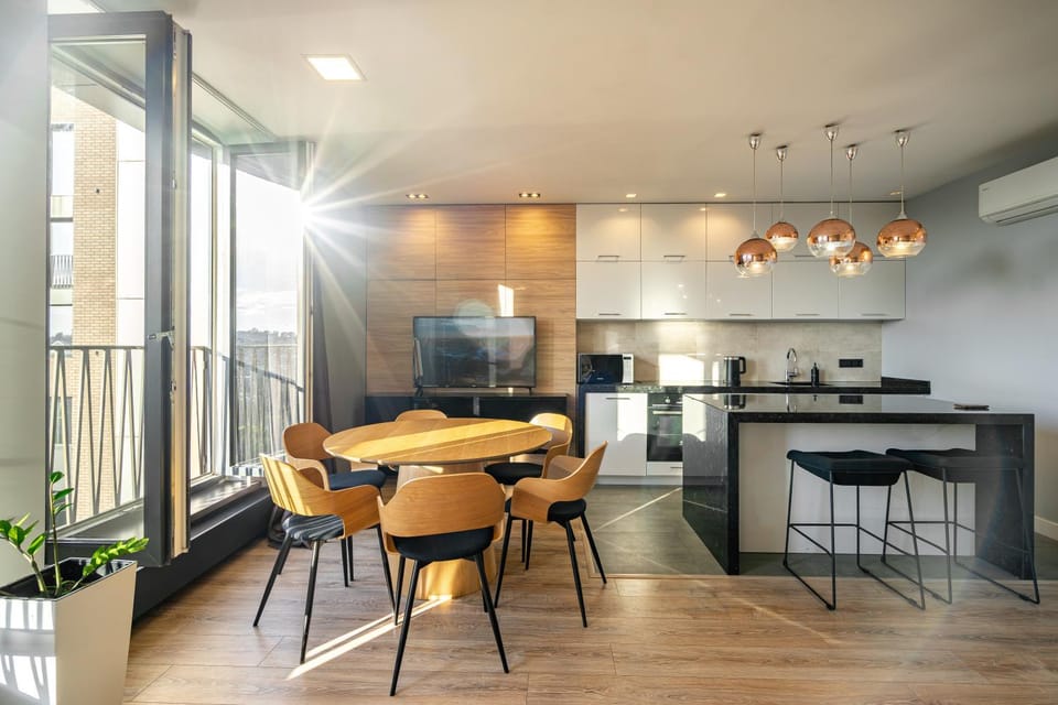 Kitchen or kitchenette, Dining area, pet friendly, stove, air conditioner